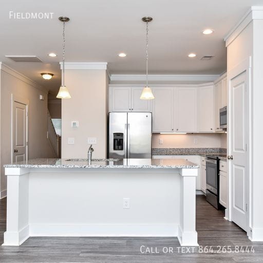 Building Photo - 100 Bluet Ln