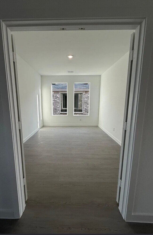 Foto del edificio - 7116 Dandelion Rd