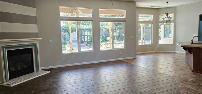 Building Photo - 2203 N Carson Ct