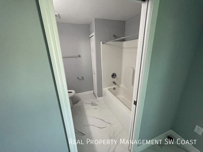 Building Photo - 5349 29th St SW