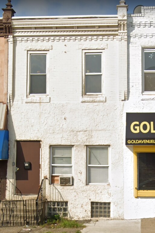 Primary Photo - 1820 E Allegheny Ave