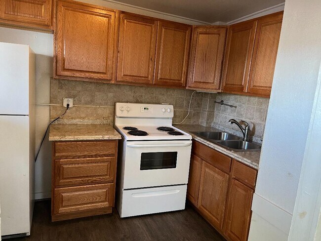 Kitchen view from living room - 400 Santa Fe Dr