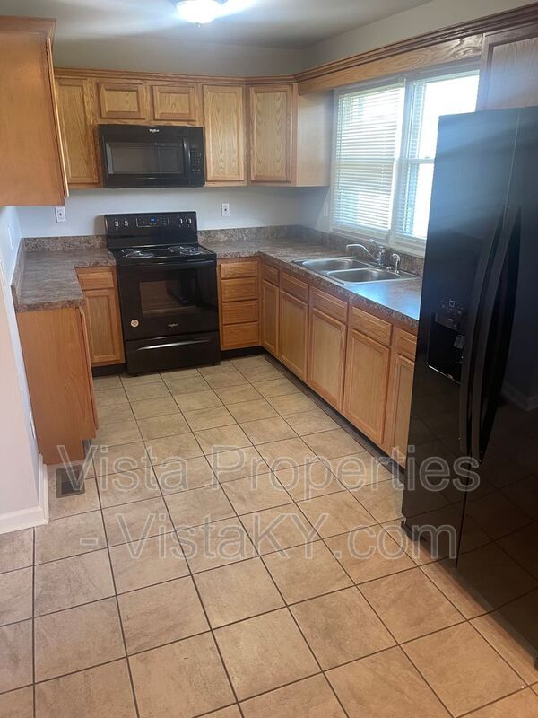 Foto del edificio - 3017 Bitten Ln