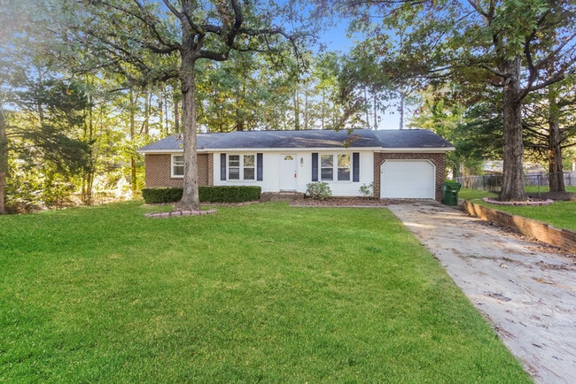 Building Photo - 140 Little Hampton Dr