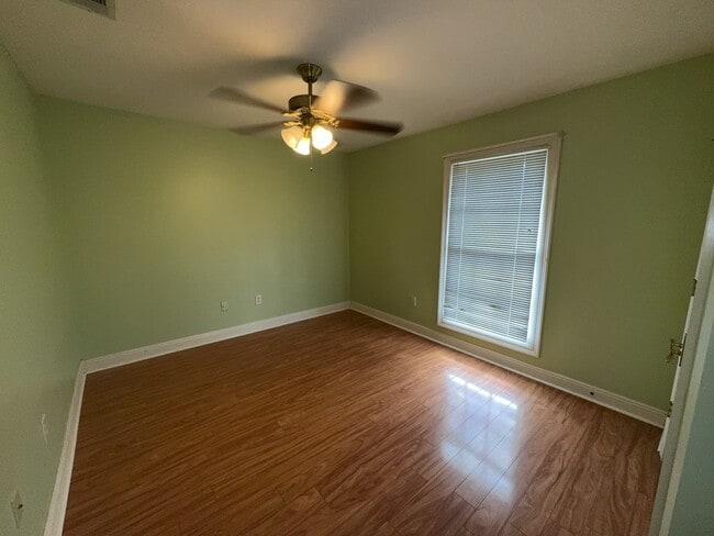 Building Photo - 103 Canter Cove