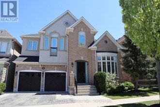 Building Photo - 9 Eber St