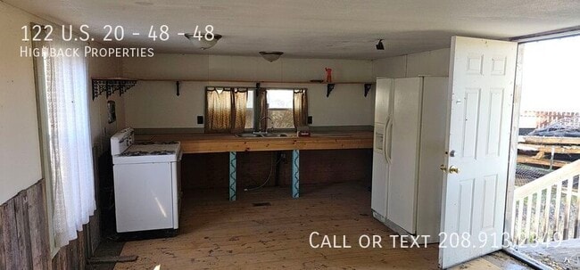 Building Photo - 122 US-20