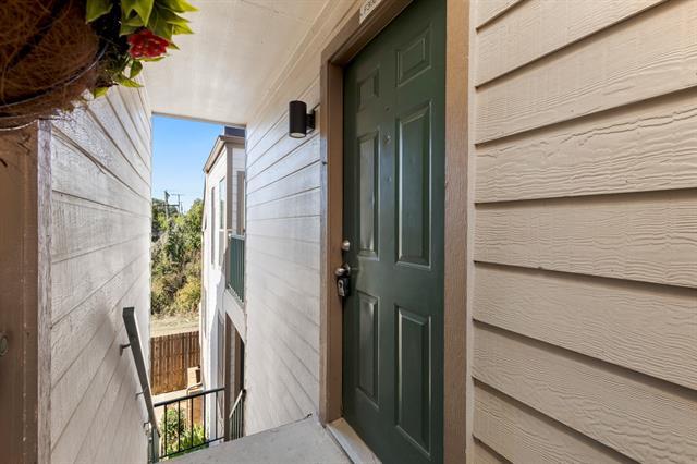 Foto del edificio - 2301 Balsam Dr