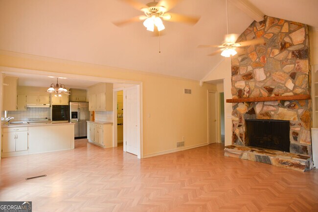 Building Photo - 5218 Meadowcreek Dr