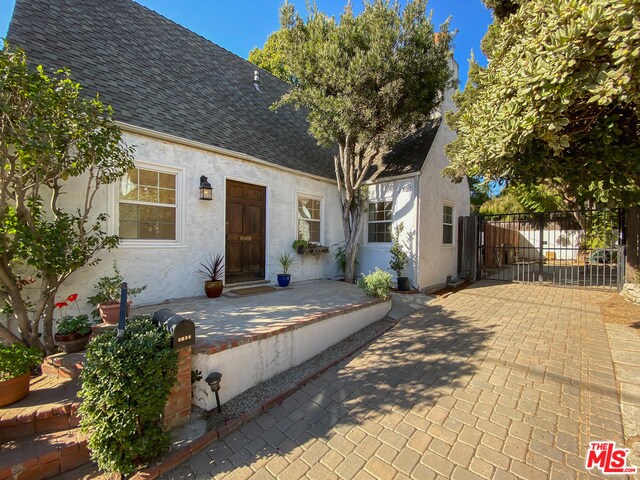 Building Photo - 2725 Tesla Ave