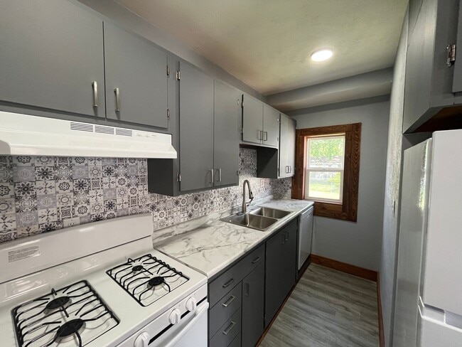 Foto del edificio - Completely remodeled!