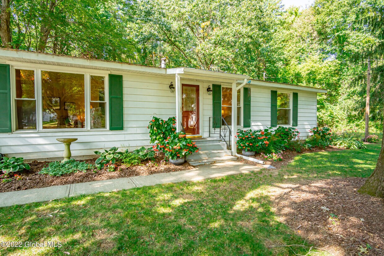 2282 US9, Mechanicville, NY 12118 House Rental in Mechanicville, NY