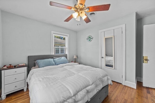 Photo - 1309 Willow St Apartment