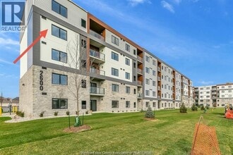 Building Photo - 2600 Sandwich W Pkwy