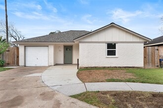 Building Photo - 1411 PI Cir