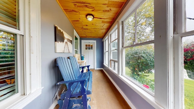 Foto del edificio - 672 Lisbon St