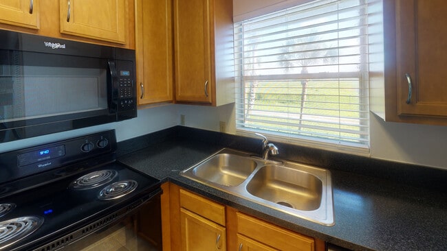 Interior Photo - Alafaya Woods