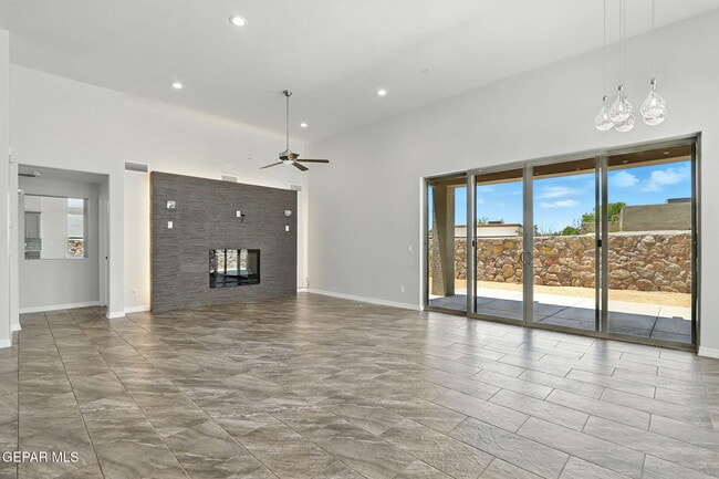 Foto del edificio - 7325 Steve Degroat Ln
