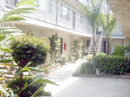 Building Photo - 2 bedroom in Gardena CA 90248