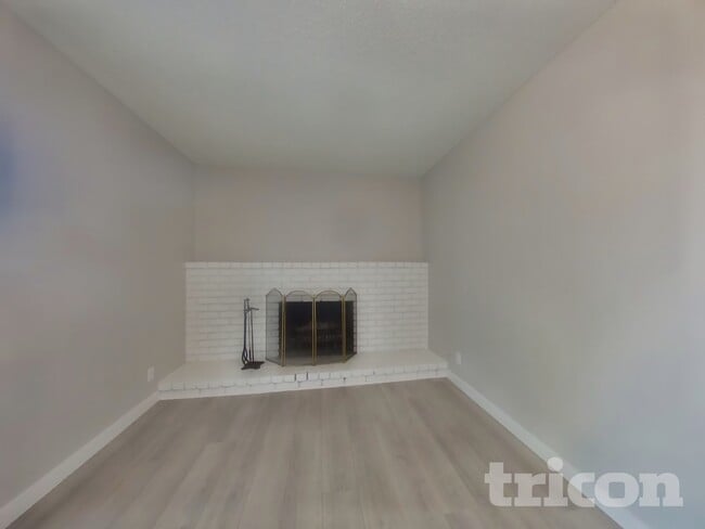 Foto del edificio - 1508 Crestview Dr