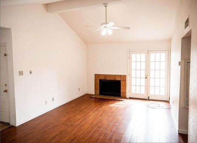 Foto del edificio - 10211 Sugar Branch Dr