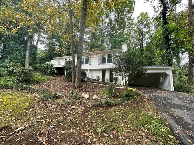 Building Photo - 1231 Woodleigh Rd SW