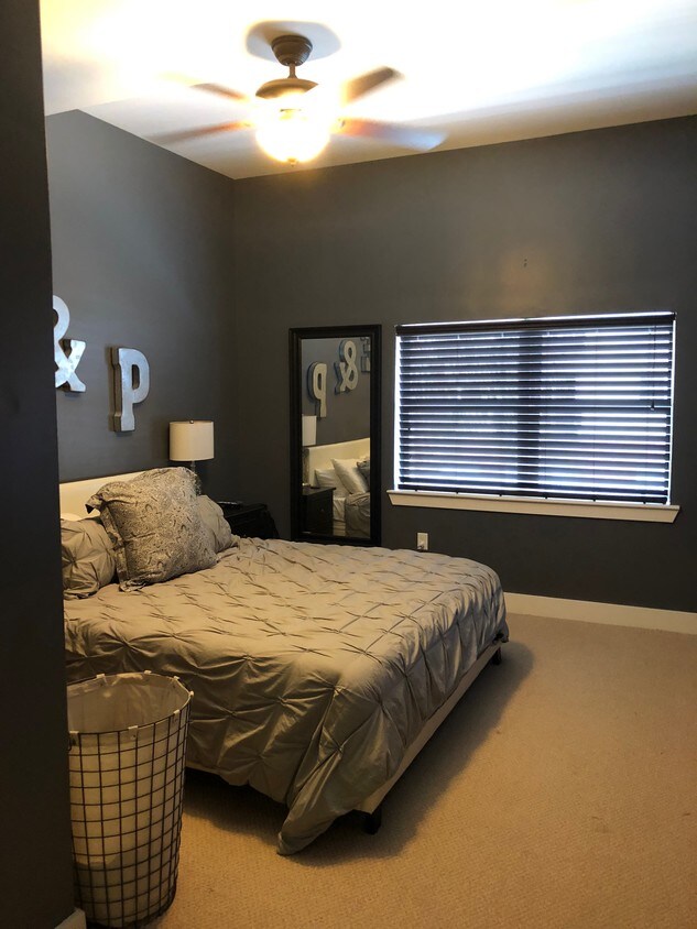 1010 Central Ave, Saint Petersburg, FL 33705 Condo for Rent in Saint