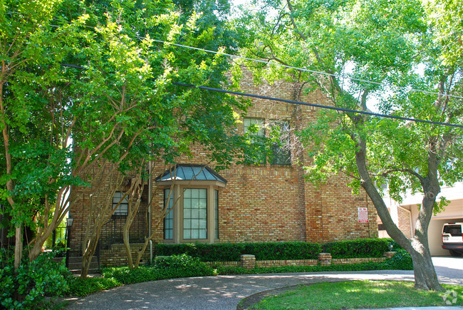 Foto del edificio - Rosedale Townhomes