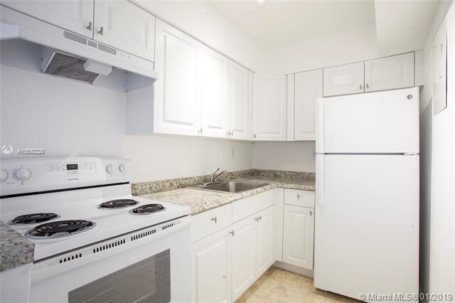 Foto del edificio - 2379 NE 172nd St
