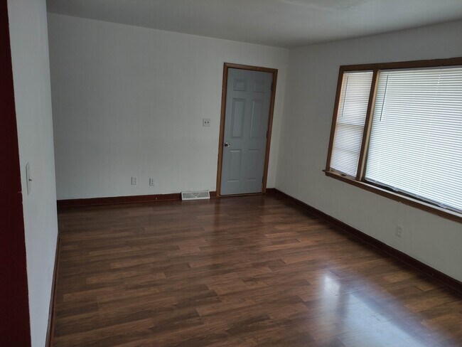 Sala de estar - 1737 S Alpine Rd