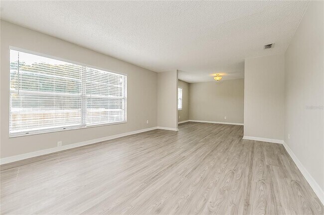 Foto del edificio - 2902 Ripplewood Dr