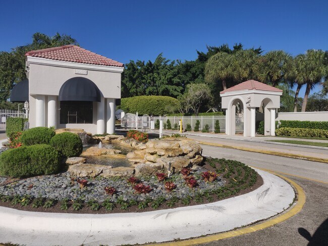 Building Photo - 5139 Europa Dr
