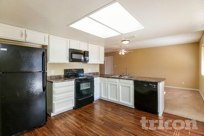 Foto del edificio - 8948 W Heatherbrae Dr