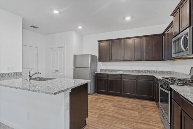 Building Photo - 3875 Trail de Paris