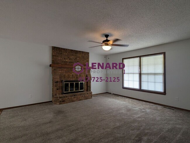 Building Photo - 3 Bedroom Home Ready for Move In!