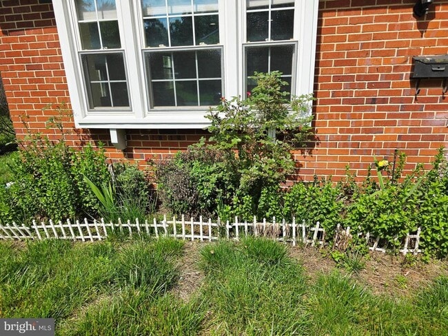 Building Photo - 4025 Chelmont Ln