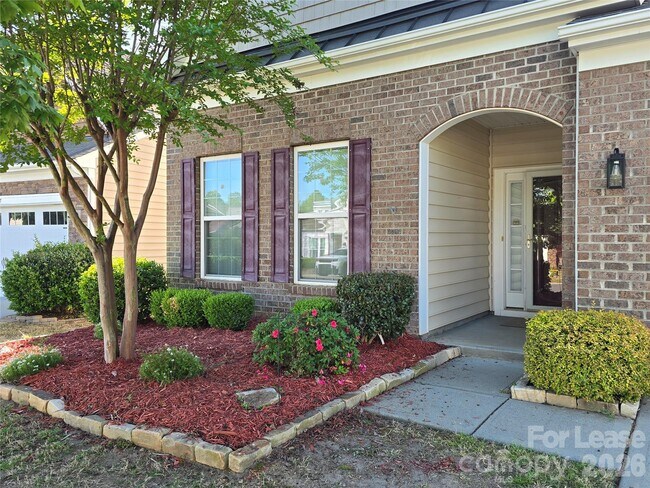 Foto del edificio - 5021 Kinross Ln