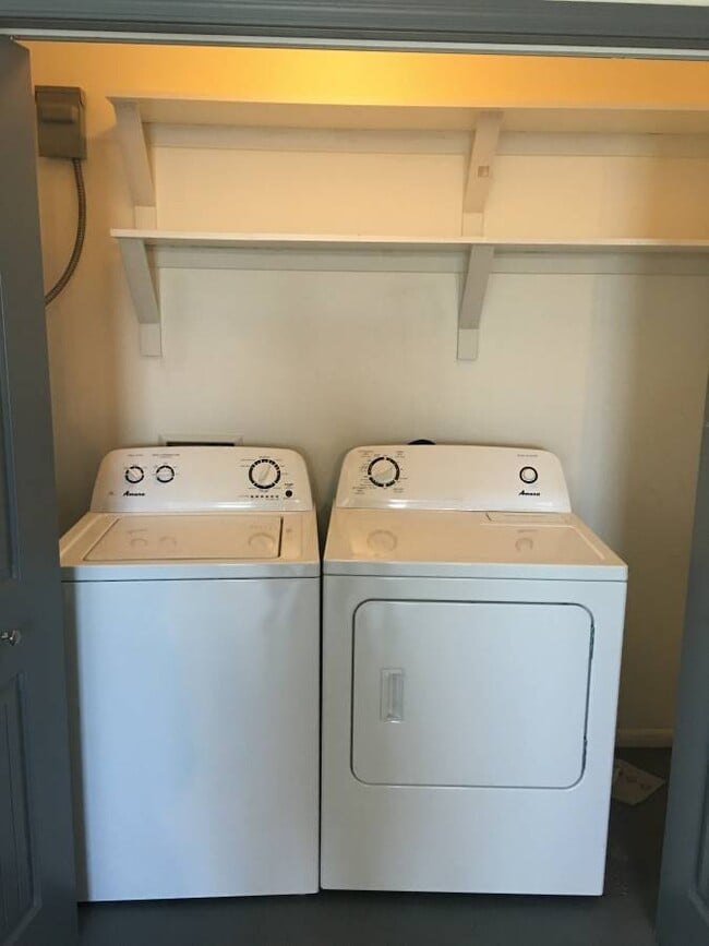Laundry Room - 2302 N 36th St
