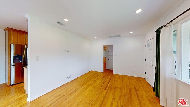 Foto del edificio - 1410 Dartmouth Dr