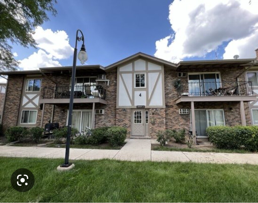 16W535 79th St Unit /208, Willowbrook, IL 60527 Condo for Rent in Willowbrook, IL
