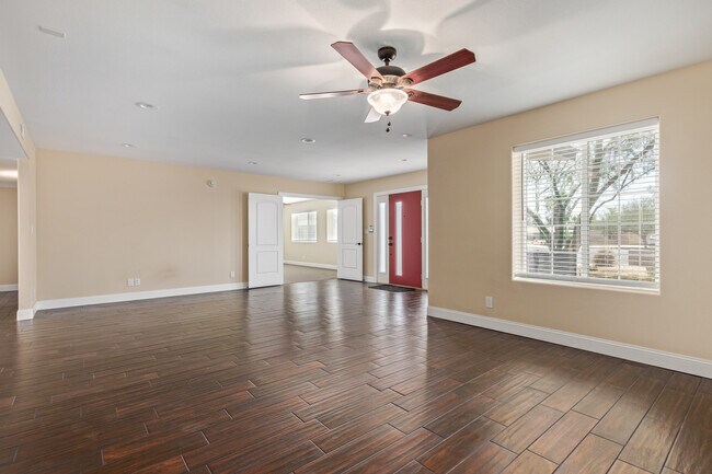 Foto del edificio - 1280 E Alameda Cir