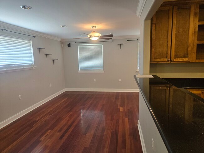 Building Photo - 4859 Camelot Dr