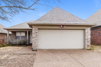 Building Photo - 10095 Cross Hill Dr