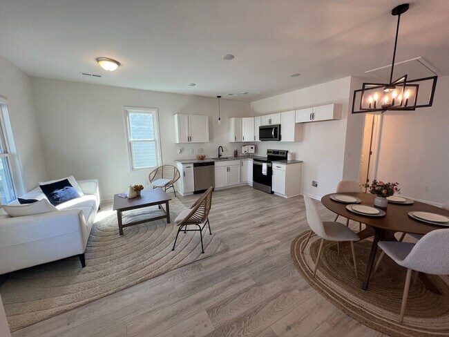 Building Photo - 2 Bedroom 2 Bathroom for Rent