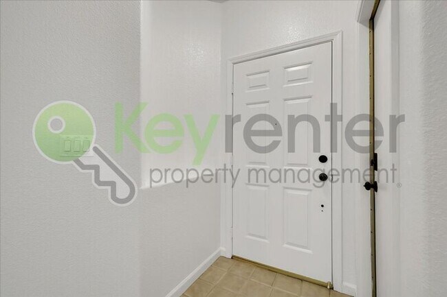 Foto del edificio - 8573 Meandering Way