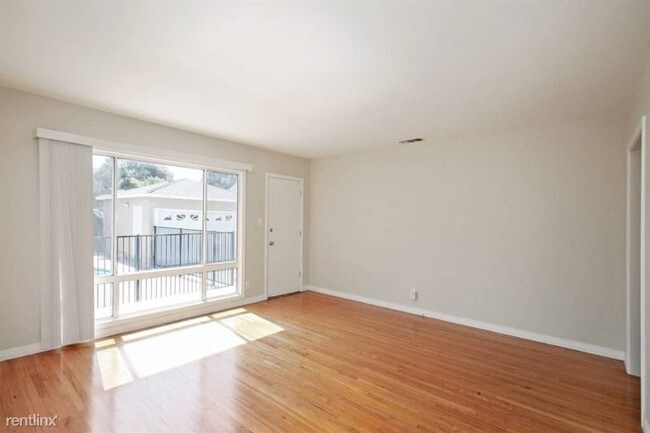 Building Photo - 3 br, 1 bath House - 11008 Elmcroft Ave 1