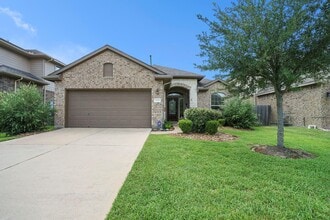 Building Photo - 2449 Pamplona Ln