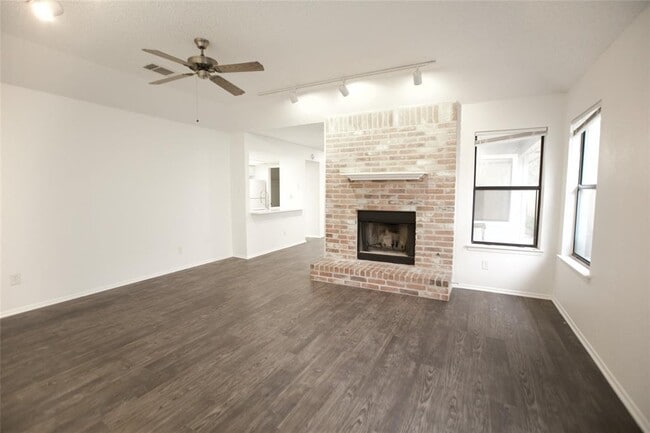 Building Photo - 12411 Deer Falls Dr