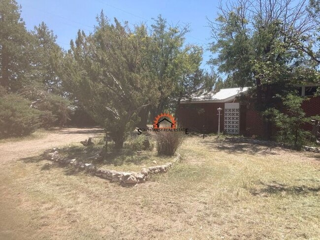 Building Photo - Lovely 3 bedroom home.