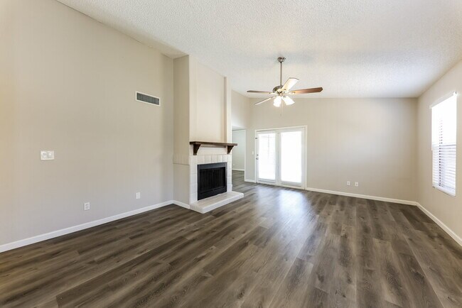 Foto del edificio - 8938 N 64th Ln